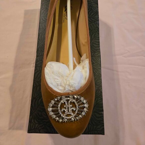 NIB Sz 11 Fibi & Clo Ballet Flats - Picture 1 of 3